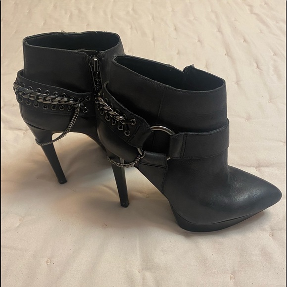 Jessica Sympson black all leather heel booties size 5 - Picture 4 of 5